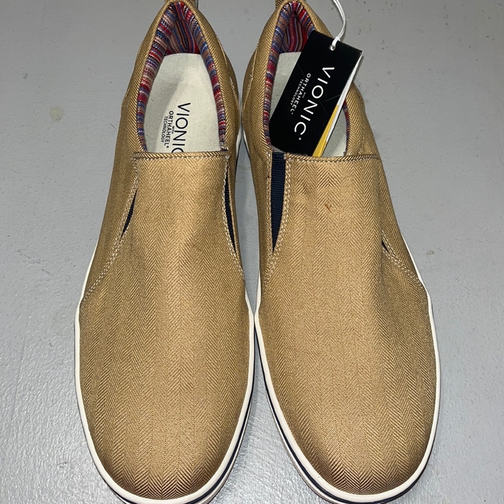 Vionic Men’s Shoes Size 11 New